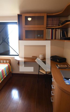 Casa de condomínio à venda com 400m², 5 quartos e 4 vagasQuarto 2
