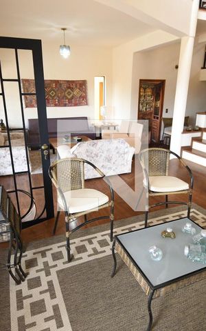 Casa de condomínio à venda com 400m², 5 quartos e 4 vagasSala