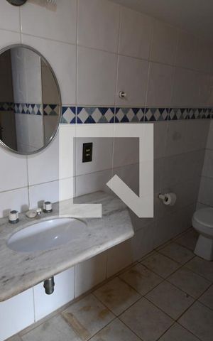 Casa de condomínio à venda com 400m², 5 quartos e 4 vagasBanheiro de Piscina