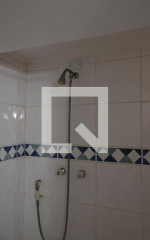 Casa de condomínio à venda com 400m², 5 quartos e 4 vagasBanheiro de Piscina