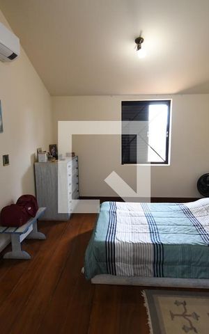 Casa de condomínio à venda com 400m², 5 quartos e 4 vagasQuarto 4 - Suíte