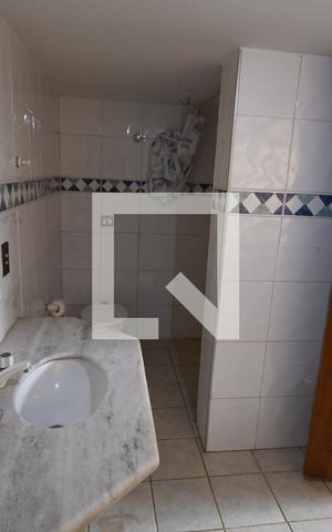 Casa de condomínio à venda com 400m², 5 quartos e 4 vagasBanheiro de Piscina