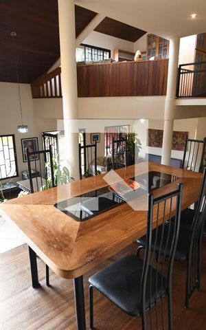Casa de condomínio à venda com 400m², 5 quartos e 4 vagasSala
