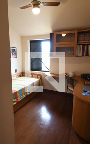 Casa de condomínio à venda com 400m², 5 quartos e 4 vagasQuarto 2