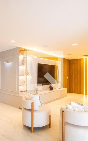 Apartamento à venda com 136m², 3 quartos e 2 vagas Apartamento à venda com 136m², 3 quartos e 2 vagasSala