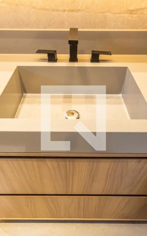 Apartamento à venda com 136m², 3 quartos e 2 vagas Apartamento à venda com 136m², 3 quartos e 2 vagasBanheiro da Suíte 2