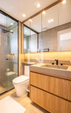 Apartamento à venda com 136m², 3 quartos e 2 vagas Apartamento à venda com 136m², 3 quartos e 2 vagasBanheiro da Suíte 2