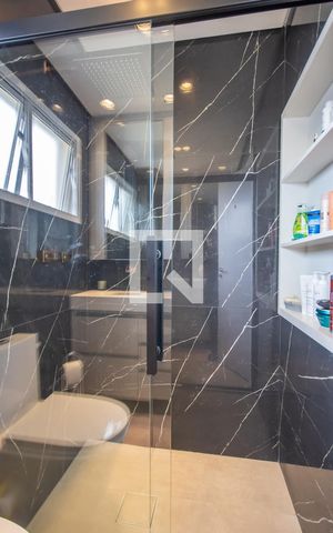 Apartamento à venda com 136m², 3 quartos e 2 vagas Apartamento à venda com 136m², 3 quartos e 2 vagasBanheiro da Suíte 1
