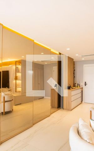 Apartamento à venda com 136m², 3 quartos e 2 vagas Apartamento à venda com 136m², 3 quartos e 2 vagasSala