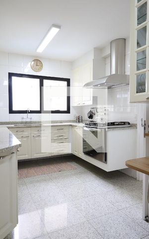 Apartamento à venda com 288m², 4 quartos e 4 vagasCozinha