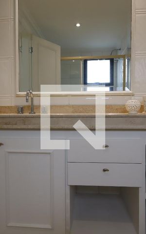 Apartamento à venda com 288m², 4 quartos e 4 vagasBanheiro da Suíte 3