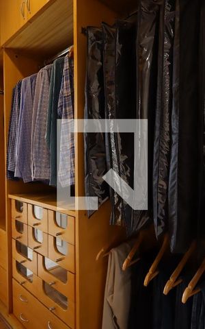 Apartamento à venda com 288m², 4 quartos e 4 vagasCloset da Suíte 4