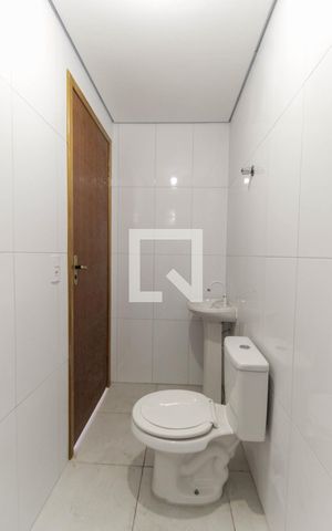 Casa de condomínio para alugar com 65m², 2 quartos e sem vaga Casa de condomínio para alugar com 65m², 2 quartos e sem vagaBanheiro