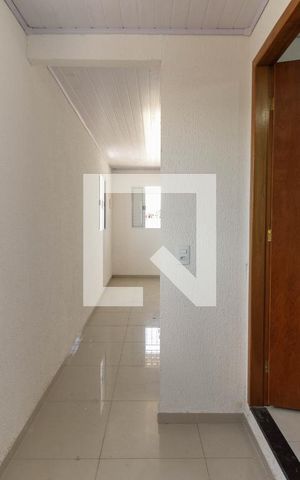 Casa de condomínio para alugar com 65m², 2 quartos e sem vaga Casa de condomínio para alugar com 65m², 2 quartos e sem vagaCorredor
