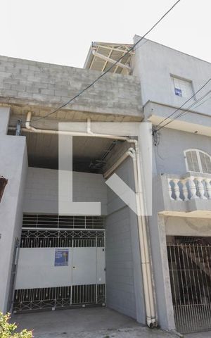 Casa de condomínio para alugar com 65m², 2 quartos e sem vaga Casa de condomínio para alugar com 65m², 2 quartos e sem vagaFachada