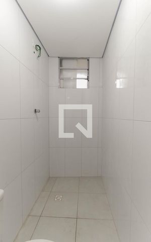 Casa de condomínio para alugar com 65m², 2 quartos e sem vaga Casa de condomínio para alugar com 65m², 2 quartos e sem vagaBanheiro