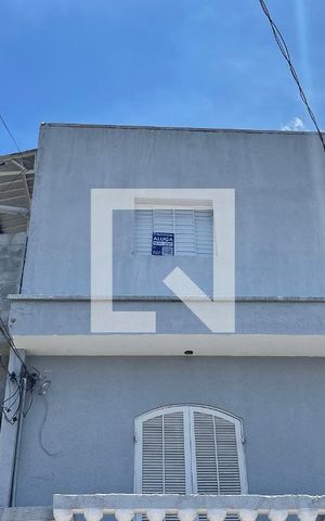 Casa de condomínio para alugar com 65m², 2 quartos e sem vaga Casa de condomínio para alugar com 65m², 2 quartos e sem vagaJanela + Placa