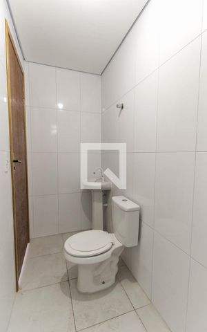 Casa de condomínio para alugar com 65m², 2 quartos e sem vaga Casa de condomínio para alugar com 65m², 2 quartos e sem vagaBanheiro