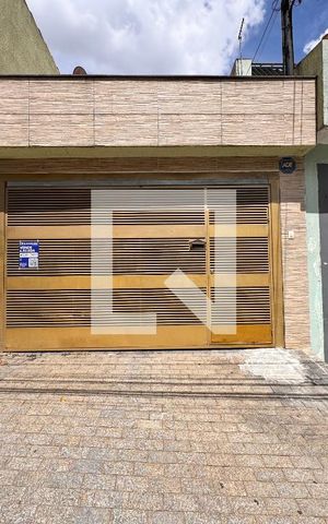 Casa à venda com 175m², 3 quartos e 2 vagasFachada + plaquinha  