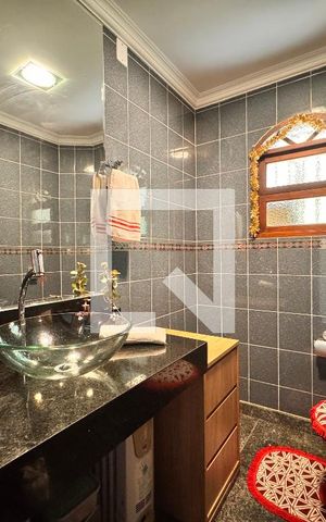 Casa à venda com 175m², 3 quartos e 2 vagasLavabo 