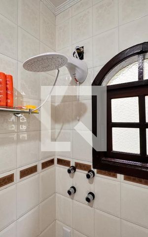 Casa à venda com 175m², 3 quartos e 2 vagasBanheiro da Suíte
