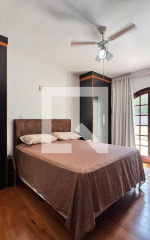 Casa à venda com 175m², 3 quartos e 2 vagasSuite 