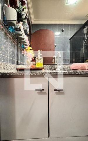 Casa à venda com 175m², 3 quartos e 2 vagasBanheiro 