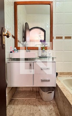 Casa à venda com 175m², 3 quartos e 2 vagasBanheiro da Suíte