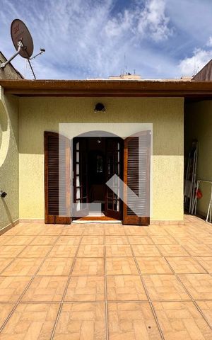 Casa à venda com 175m², 3 quartos e 2 vagasVaranda