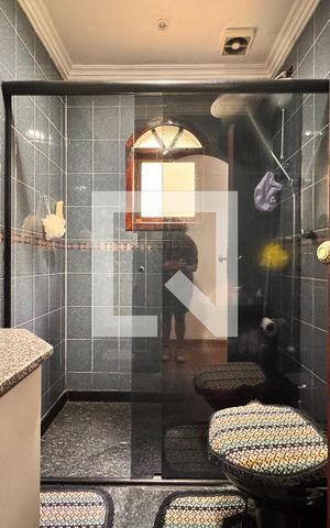 Casa à venda com 175m², 3 quartos e 2 vagasBanheiro 