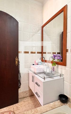 Casa à venda com 175m², 3 quartos e 2 vagasBanheiro da Suíte