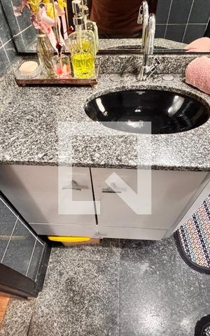 Casa à venda com 175m², 3 quartos e 2 vagasBanheiro 