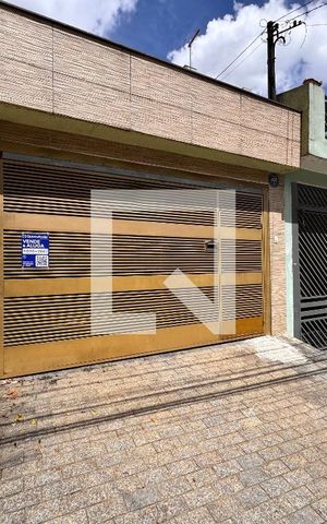 Casa à venda com 175m², 3 quartos e 2 vagasFachada + plaquinha  