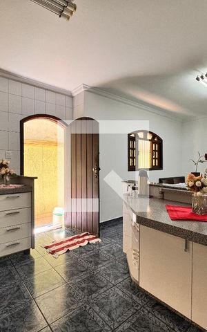 Casa à venda com 175m², 3 quartos e 2 vagasCozinha 