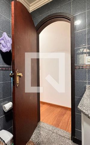 Casa à venda com 175m², 3 quartos e 2 vagasBanheiro 