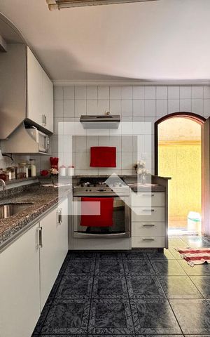 Casa à venda com 175m², 3 quartos e 2 vagasCozinha 