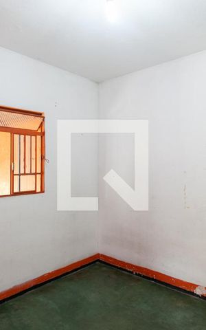 Casa à venda com 350m², 3 quartos e 2 vagas Casa à venda com 350m², 3 quartos e 2 vagasQuarto 4