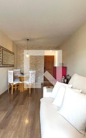 Apartamento à venda com 64m², 2 quartos e 1 vaga Apartamento à venda com 64m², 2 quartos e 1 vagaSala