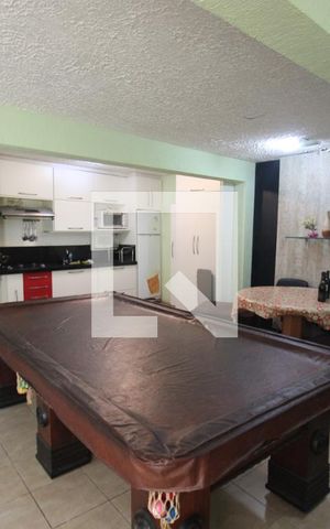 Casa à venda com 299m², 3 quartos e 3 vagasÁrea de Serviço