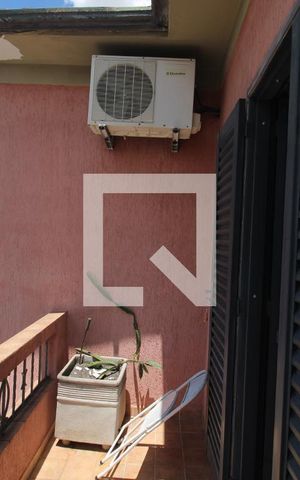 Casa à venda com 299m², 3 quartos e 3 vagasQuarto 2 - Varanda