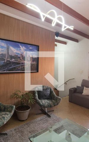 Casa à venda com 299m², 3 quartos e 3 vagasSala