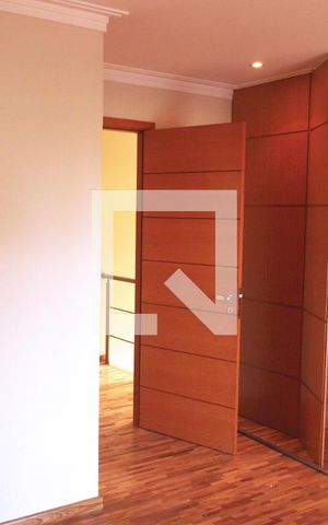 Apartamento à venda com 200m², 3 quartos e 4 vagas Apartamento à venda com 200m², 3 quartos e 4 vagasQuarto 1