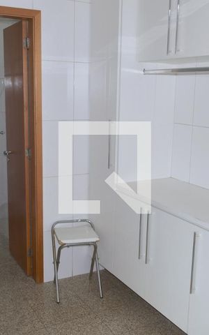 Apartamento à venda com 200m², 3 quartos e 4 vagas Apartamento à venda com 200m², 3 quartos e 4 vagasÁrea de Serviço