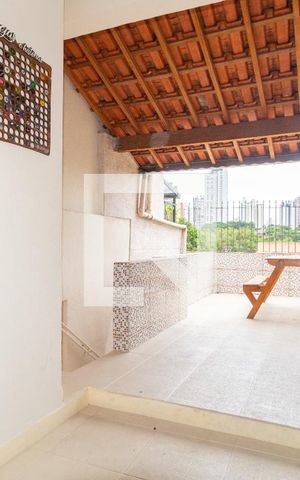 Casa à venda com 108m², 2 quartos e 1 vagaÁrea de Serviço