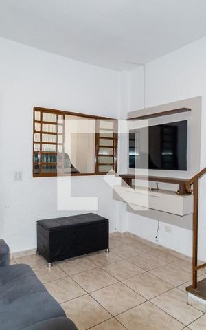 Casa à venda com 108m², 2 quartos e 1 vagaSala