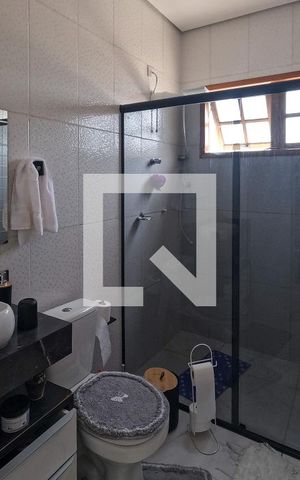 Casa à venda com 220m², 3 quartos e 2 vagas Casa à venda com 220m², 3 quartos e 2 vagasBanheiro