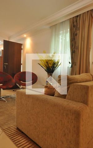 Casa à venda com 303m², 3 quartos e 4 vagasSala de estar