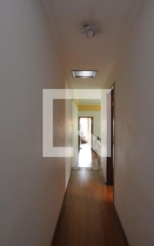 Casa à venda com 303m², 3 quartos e 4 vagasCorredor