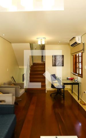 Casa para alugar com 141m², 3 quartos e 3 vagas Casa para alugar com 141m², 3 quartos e 3 vagasSala