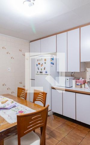 Casa à venda com 215m², 3 quartos e 2 vagas Casa à venda com 215m², 3 quartos e 2 vagasCozinha